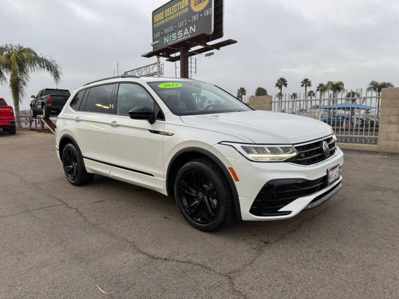 2023 Volkswagen Tiguan SE R-Line Black
