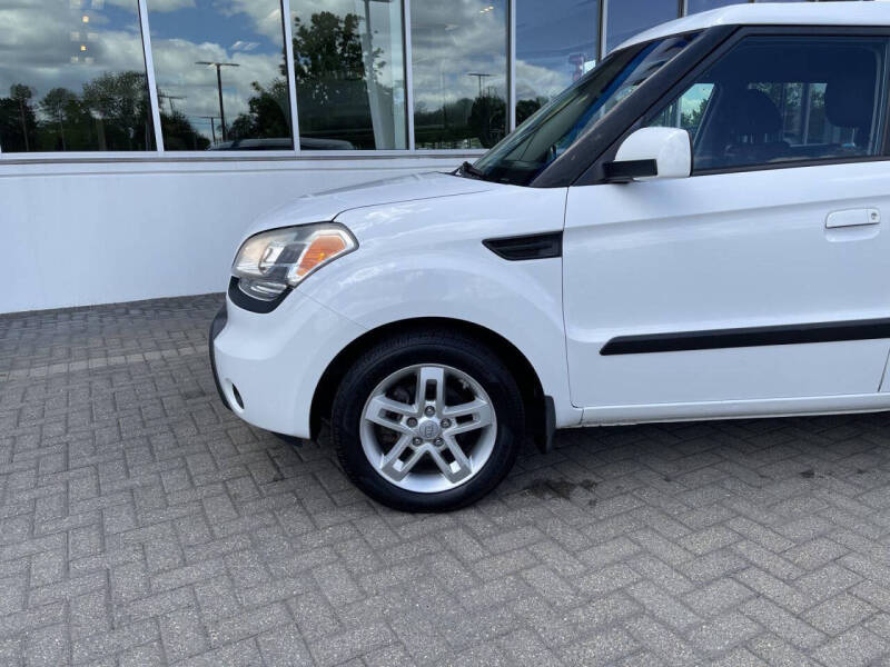 2010 Kia Soul +