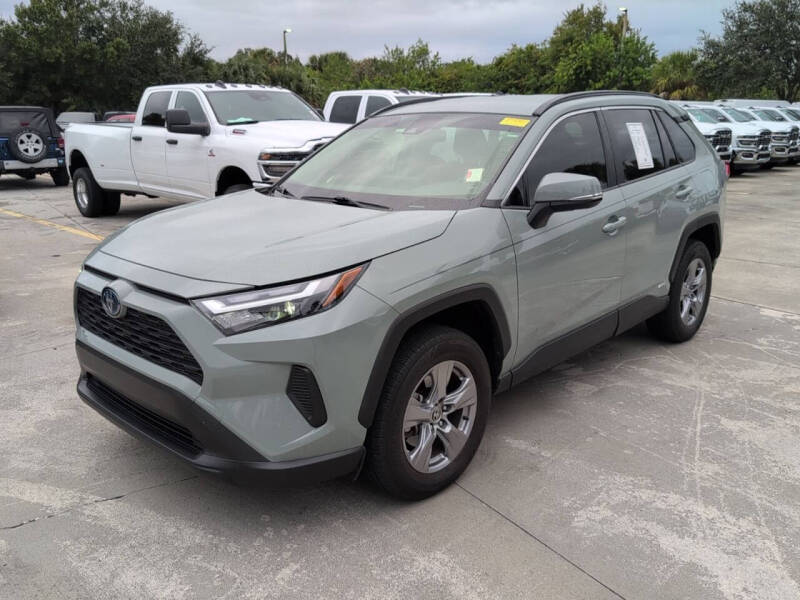 2022 Toyota RAV4 Hybrid XLE
