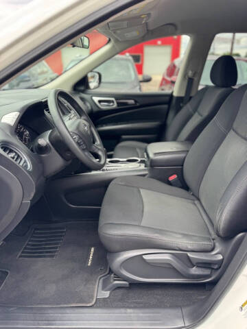 2019 Nissan Pathfinder S