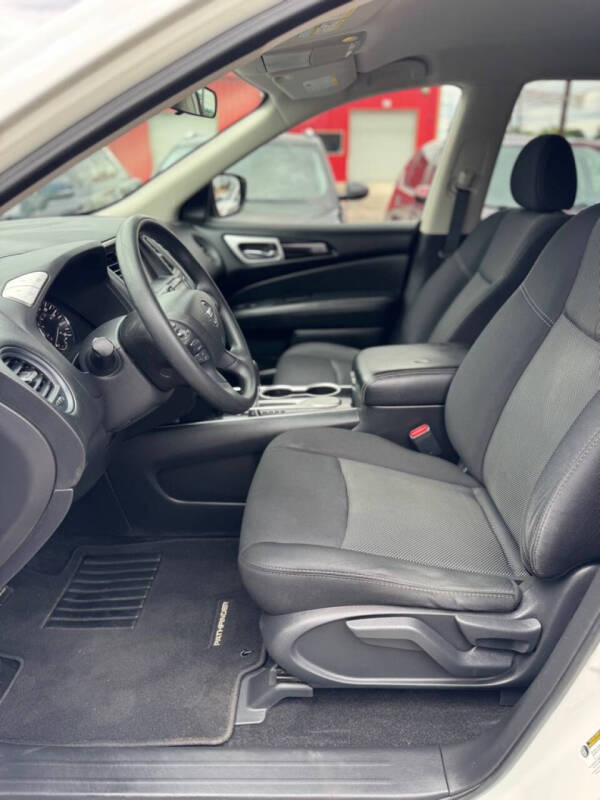 2019 Nissan Pathfinder S