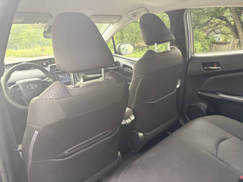 2021 Toyota Prius LE