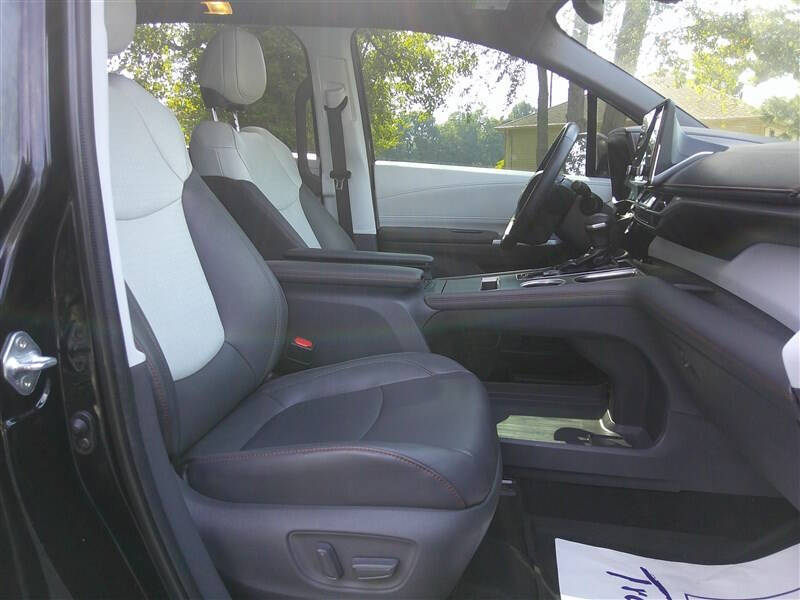 2021 Toyota Sienna XSE 7-Passenger