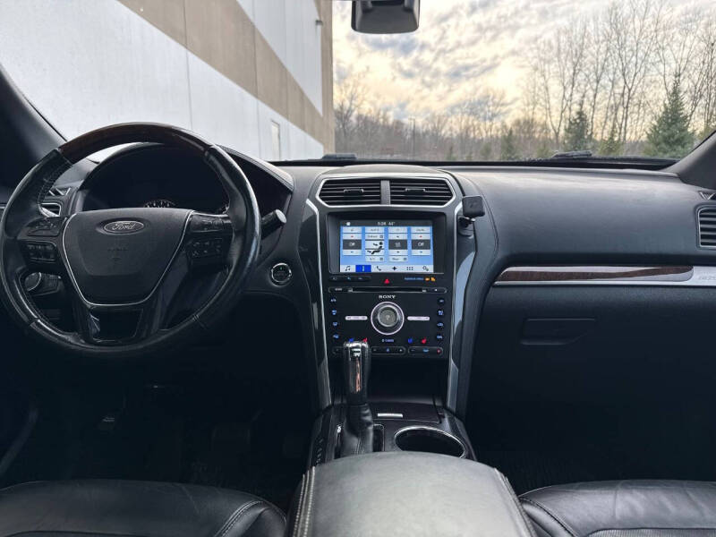 2017 Ford Explorer Platinum