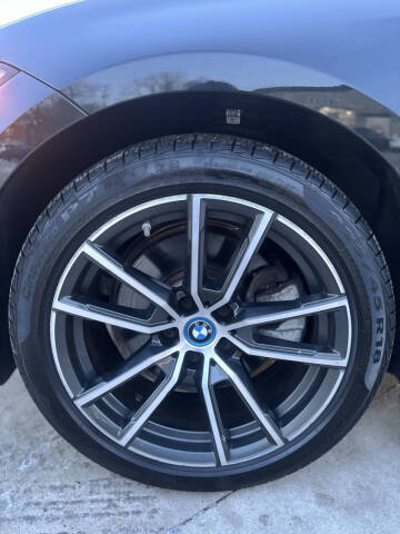 2022 BMW 3 Series 330e