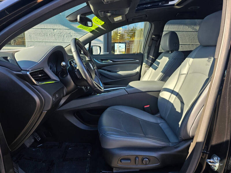 2023 Buick Enclave Essence