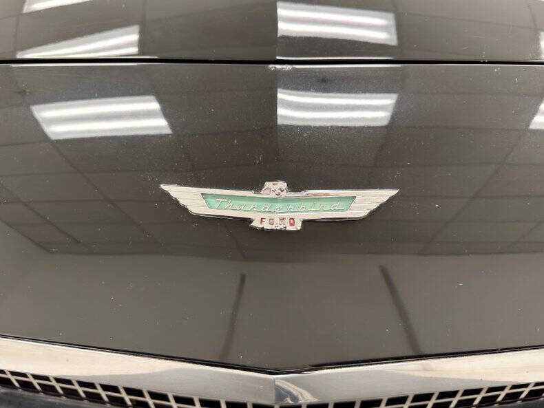 1957 Ford Thunderbird