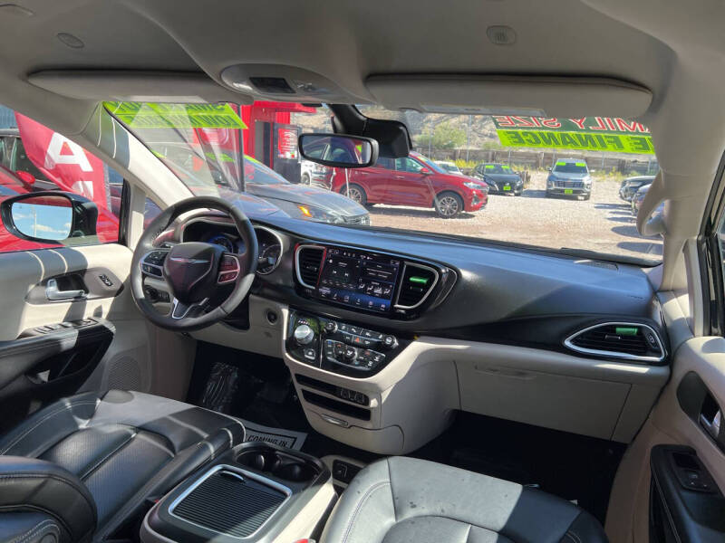 2024 Chrysler Pacifica Touring L