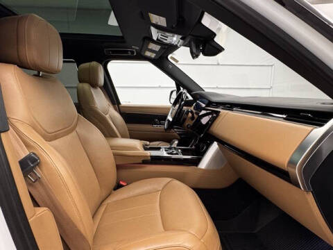 2023 Land Rover Range Rover P530 SE LWB