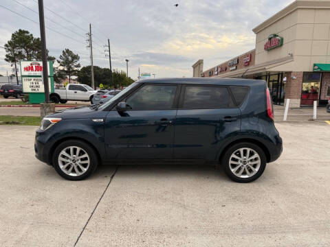 2017 Kia Soul +