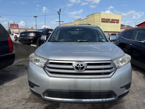 2011 Toyota Highlander for sale at M & L AUTO SALES in Houston TX