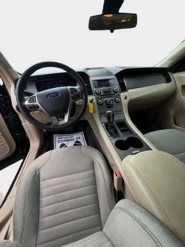 2016 Ford Taurus SE