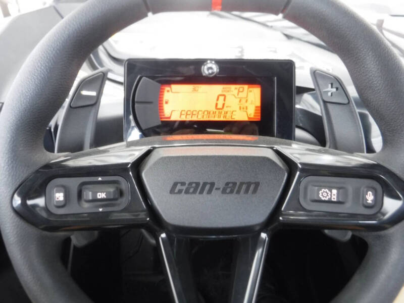 2024 Can-Am Maverick R