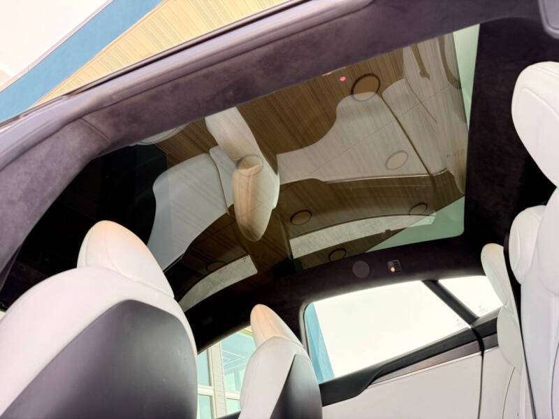 2022 Tesla Model S Plaid