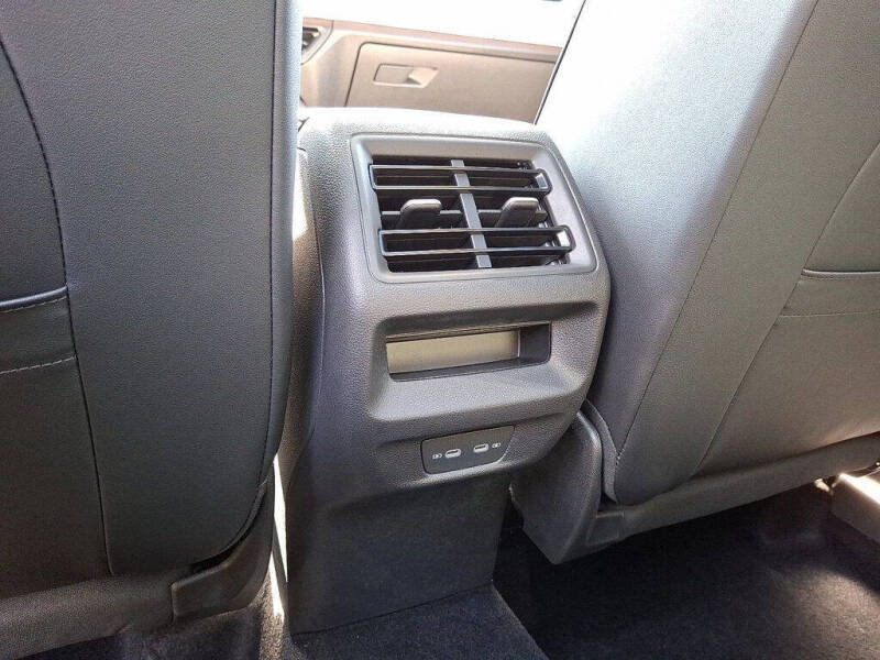 2025 Volkswagen Tiguan SE 4Motion