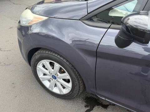 2012 Ford Fiesta SE