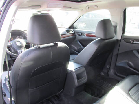 2012 Volkswagen Passat SEL PZEV