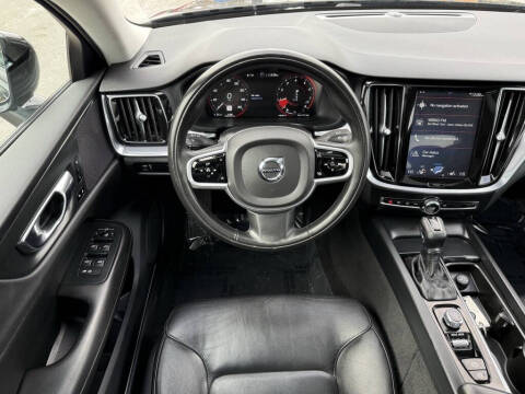 2020 Volvo S60 T5 Momentum