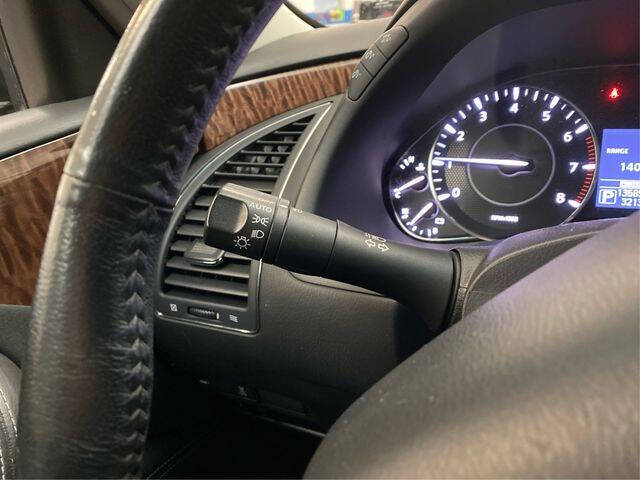 2017 Nissan Armada SV