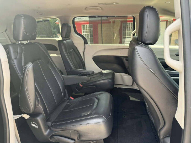 2022 Chrysler Pacifica Touring L