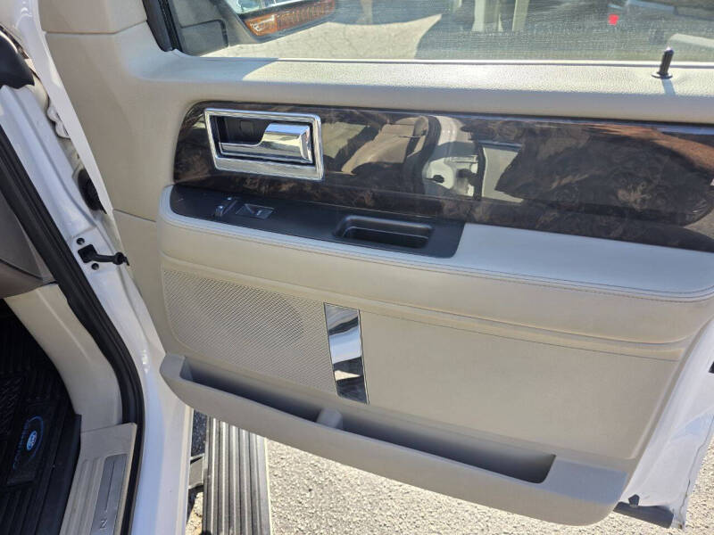 2017 Lincoln Navigator L Select