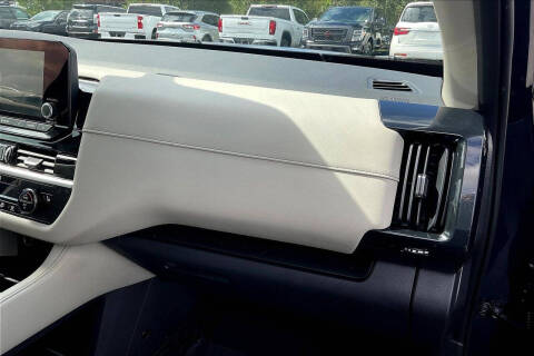 2023 Nissan Pathfinder SV