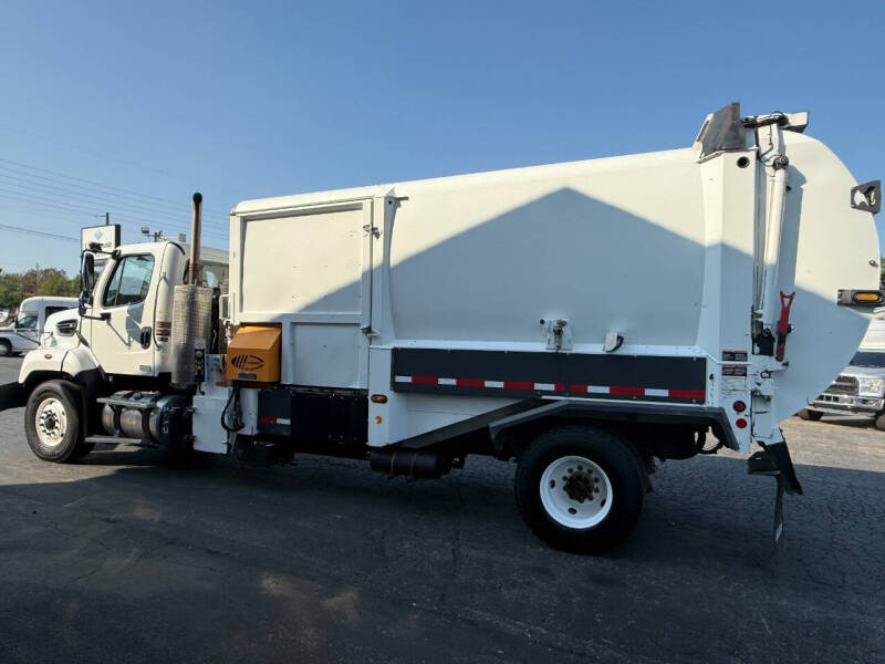 2014 Freightliner 108 SD