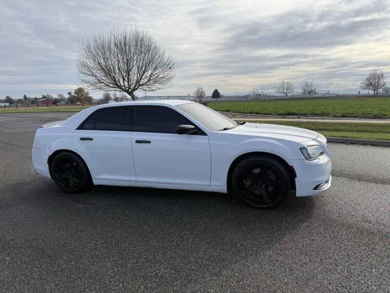 2018 Chrysler 300 S