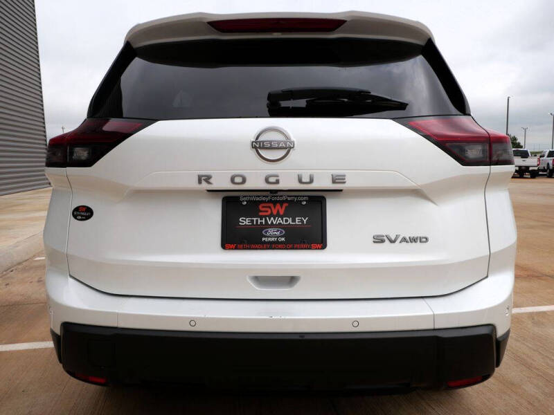 2024 Nissan Rogue SV