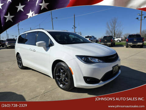 2018 Chrysler Pacifica for sale at Johnson's Auto Sales Inc. in Decatur IN