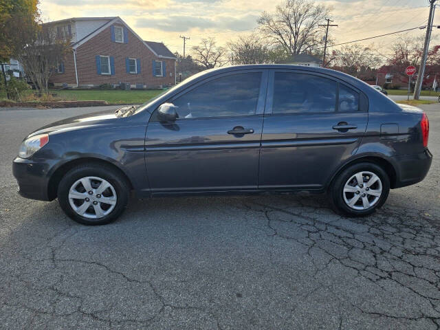 2010 Hyundai ACCENT for sale at QUEENSGATE AUTO SALES in York, PA