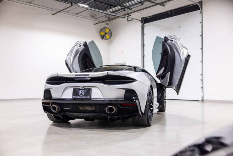 2022 McLaren GT