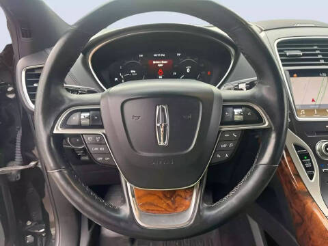2019 Lincoln Nautilus Select