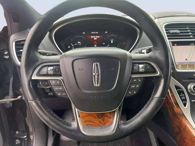2019 Lincoln Nautilus Select
