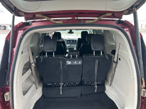 2017 Chrysler Pacifica Touring-L Plus