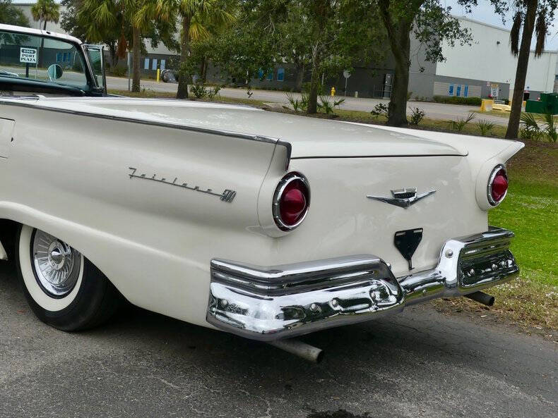 1957 Ford Fairlane