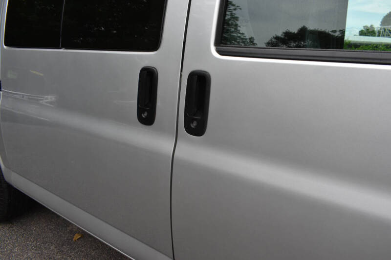 2023 GMC Savana 2500
