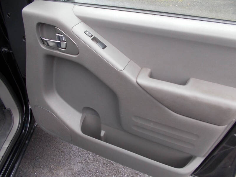 2016 Nissan Frontier SV