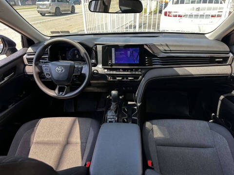 2025 Toyota Camry LE