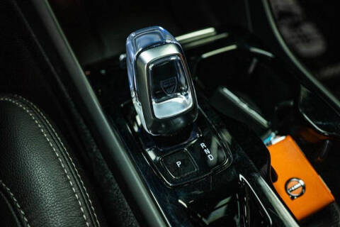 2023 Volvo XC40 B4 Ultimate Dark Theme