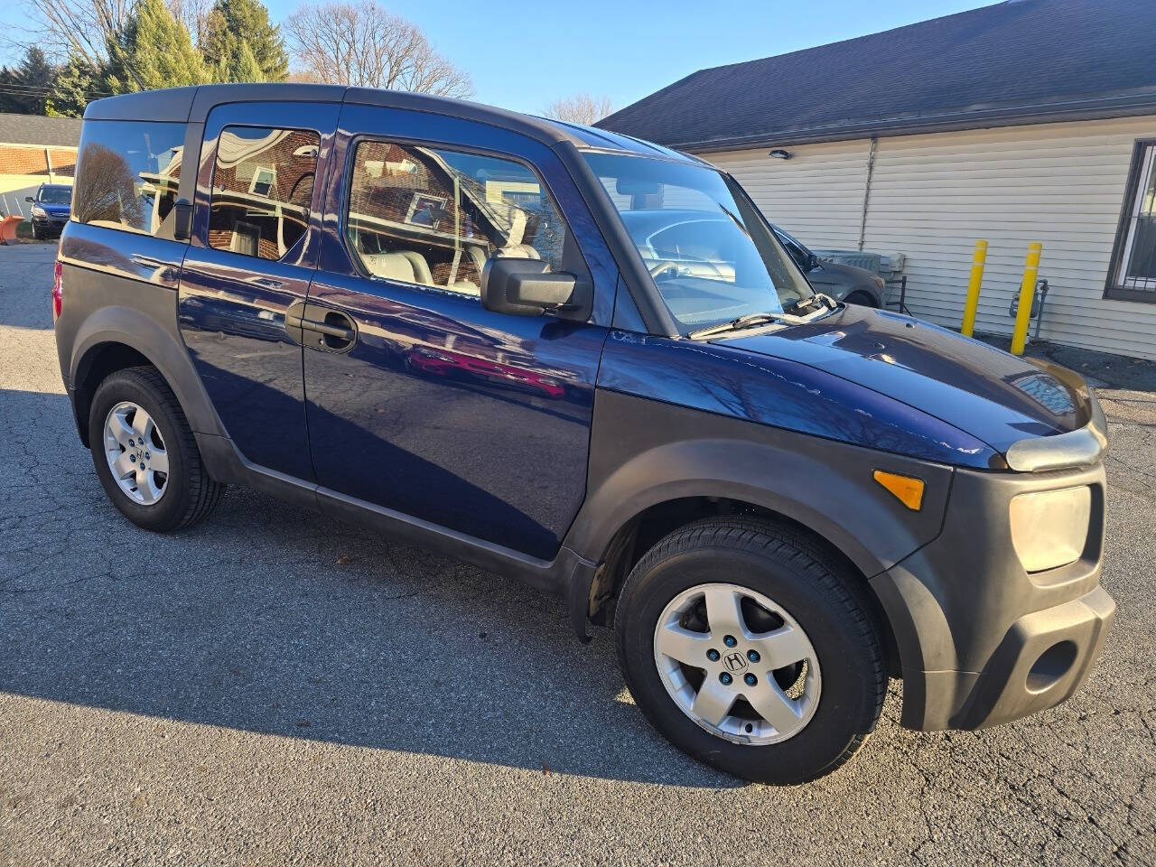 2003 Honda Element for sale at QUEENSGATE AUTO SALES in York, PA