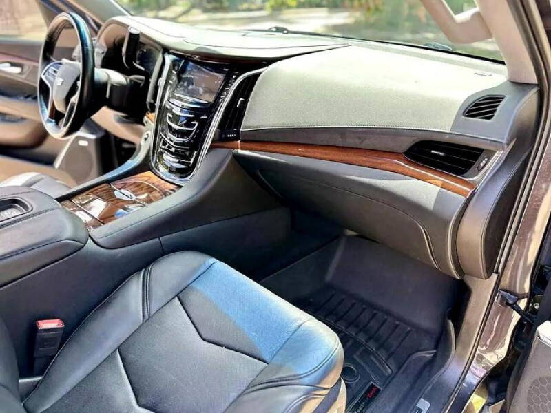 2016 Cadillac Escalade ESV Luxury Collection