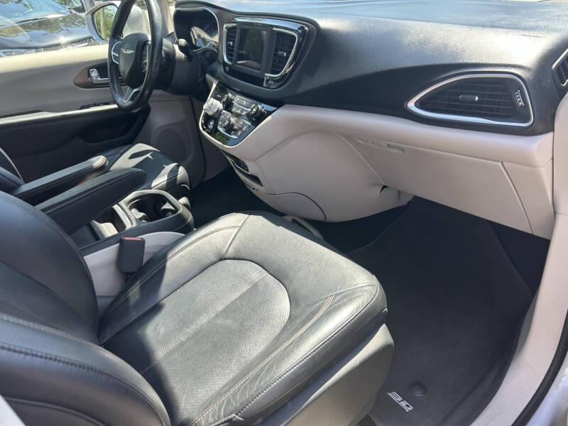 2019 Chrysler Pacifica Touring L