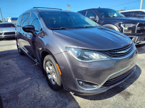 2018 Chrysler Pacifica Hybrid Touring L
