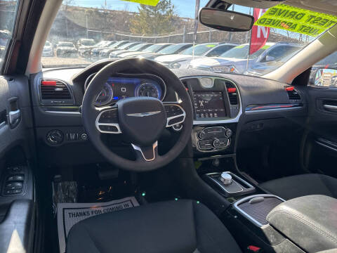 2023 Chrysler 300 Touring