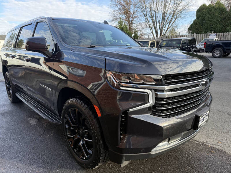 2023 Chevrolet Suburban LT