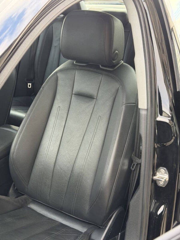 2017 Audi A4 2.0T quattro Premium Plus