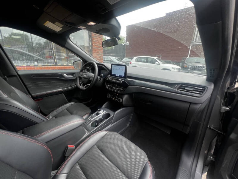 2025 Ford Escape ST-Line Select