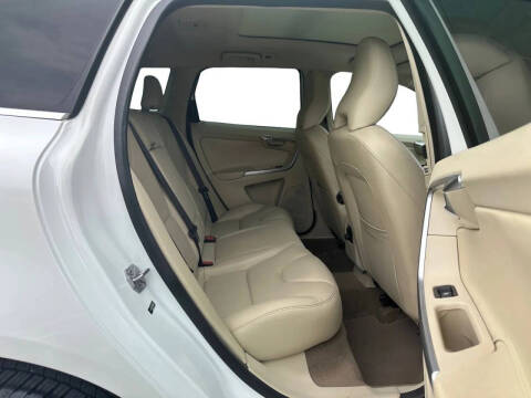 2015 Volvo XC60 T5 Drive-E Premier Plus