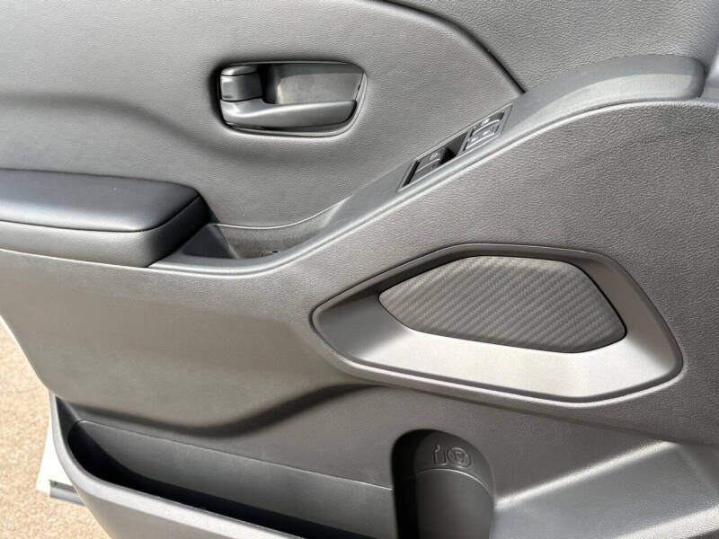 2025 Nissan Frontier S